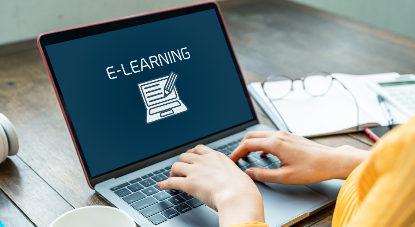 computer with e learning on the screen