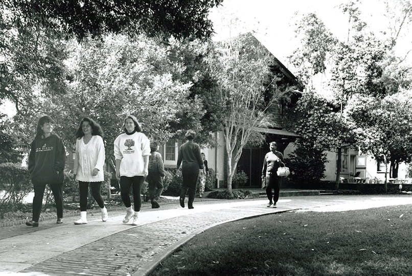 Pacific Oaks students walking through campus